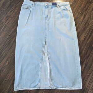OLD NAVY Classic Style Mid-Rise Light Denim Maxi Skirt NWT/SIZE 18